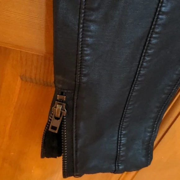 BlankNyc Faux Leather Skinny Pants Ankle Zip Black Size 27 Mid to Low Rise - Picture 7 of 10
